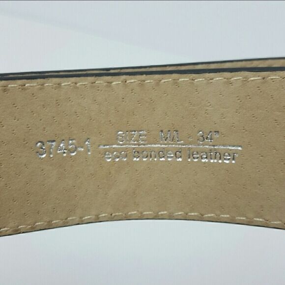 WOMEN\'S  FAUX LEATHER‎ BLACK  BELT.    SIZE M/L  34\